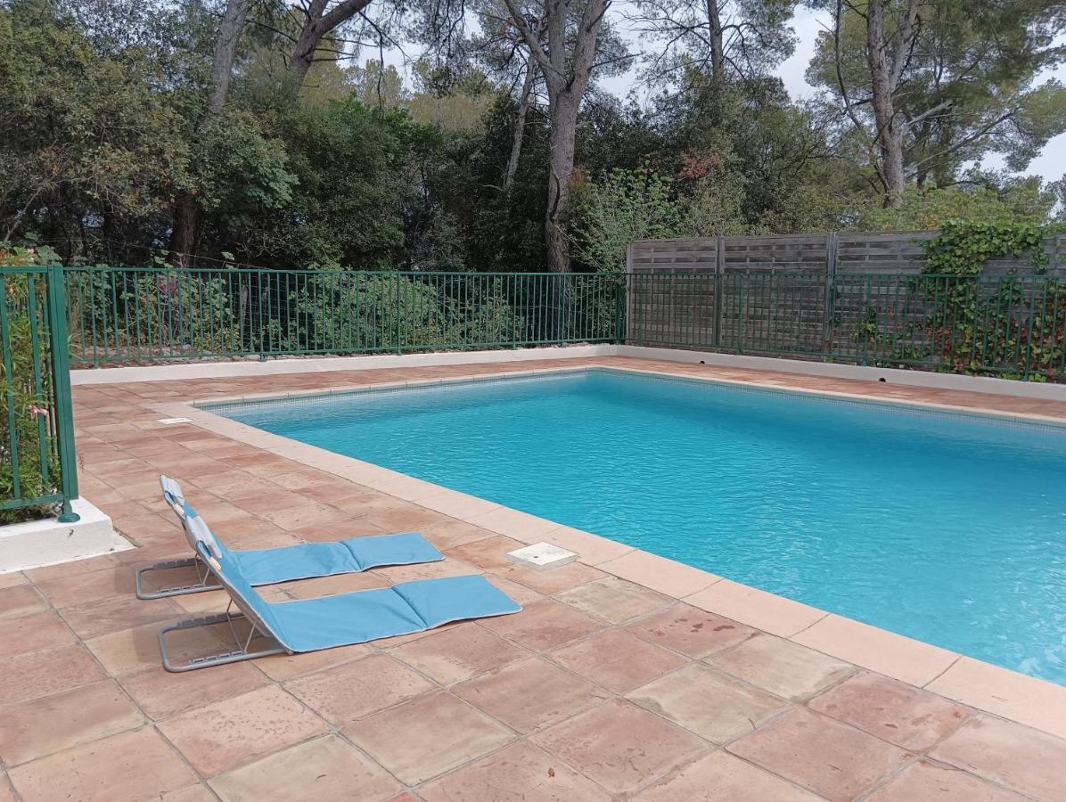 Petite Maison Au Calme - Piscine En Copropriete, Terrasse, Mer, Clim ヴァロリス エクステリア 写真