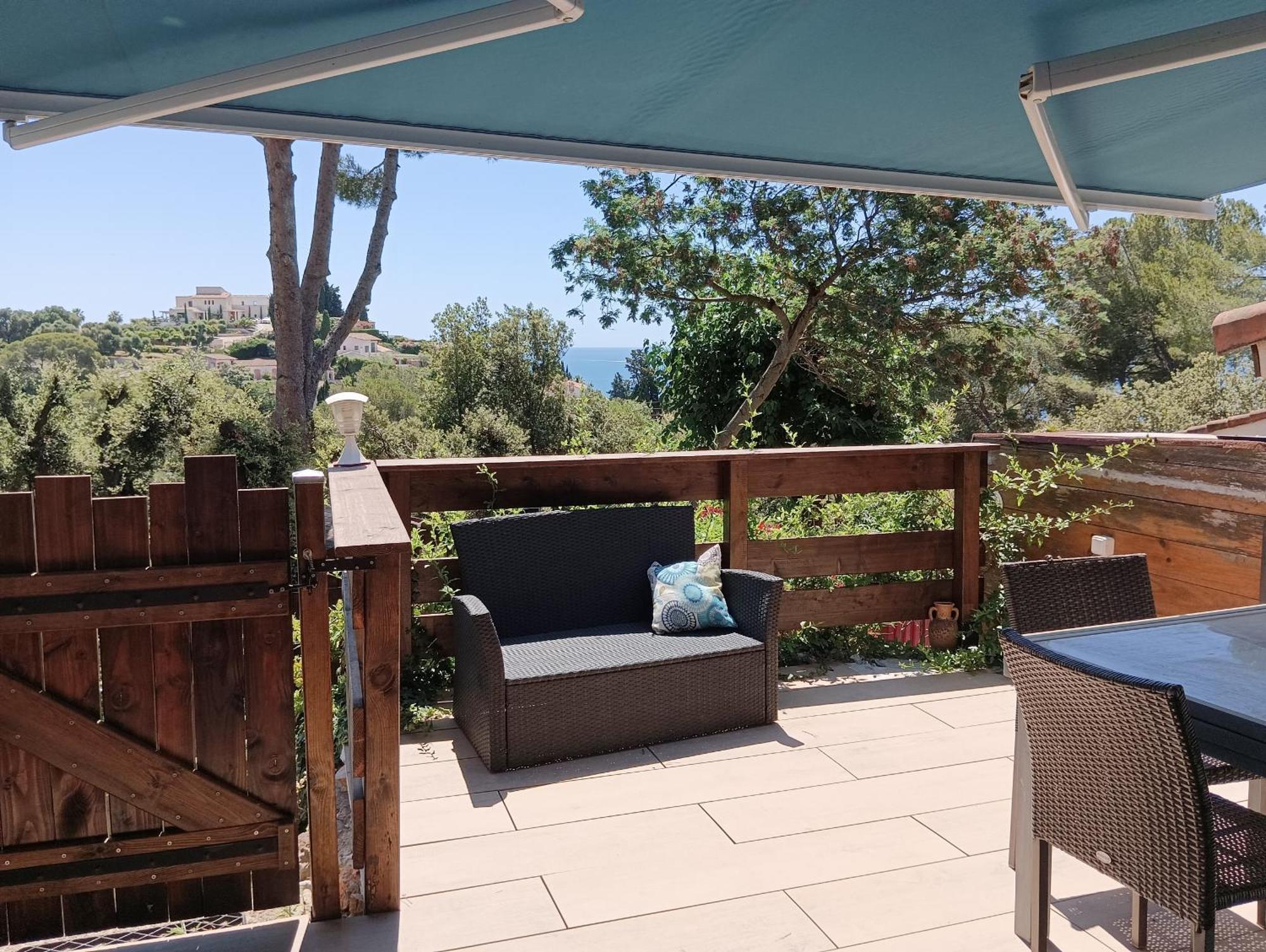 Petite Maison Au Calme - Piscine En Copropriete, Terrasse, Mer, Clim ヴァロリス エクステリア 写真